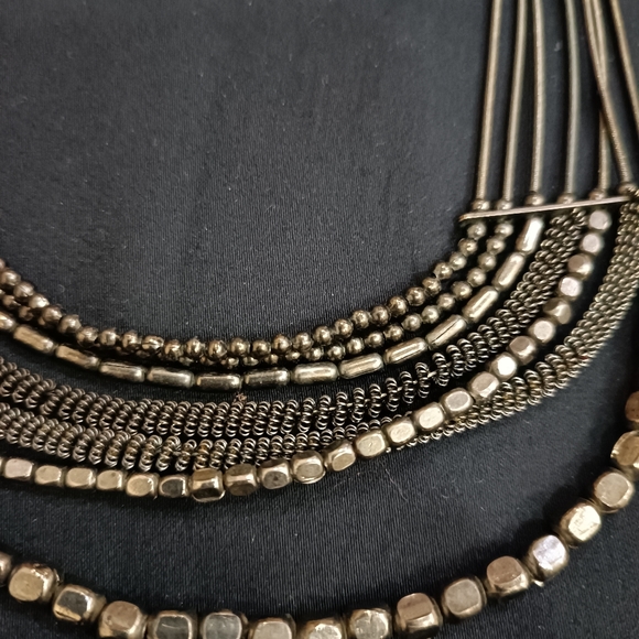 Stylish neckpiece - Picture 5 of 5